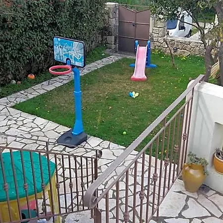 מלון Margarita's Attic-the Loft *