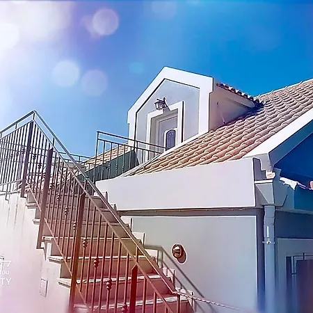 Margarita's Attic-the Loft מלון